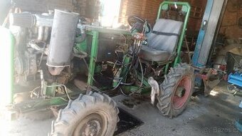 Malotraktor domácí výroby 4x4 Motor fiat uno1.3D