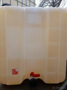 PRODÁM IBC NÁDOBU 1000L MODEL BUBLINA