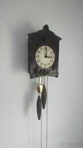 Funkční starožitné hodiny kukačky značky Majak Made in USSR