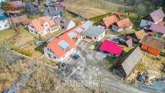 Prodej rodinného domu 415 m2, pozemek 1105 m2 - Valašská Pol