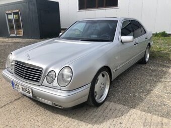 Mercedes Benz W210 E420 V8