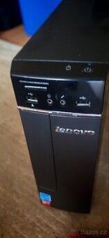 PC sestava s monitorem