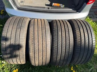 245/45R18