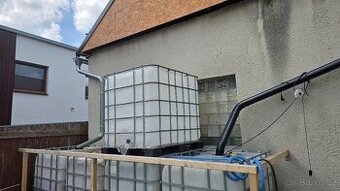 IBC kontejner 1000L vodní nádrž dešťová voda
