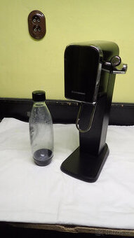 Sodastream + láhev a bombička - plná.