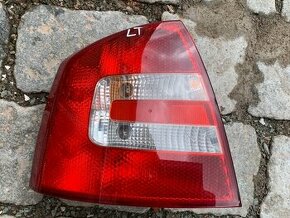 ŠKODA OCTAVIA 2 1Z 04-09 světlo LZ SEDAN POŠKOZENÉ