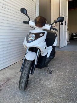 DAYTONA VERSUS 125e Elektro skútr BÍLÁ Nový