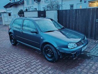 VW GOLF 4 1.4 MPI - 2.majitel,s STK,pojízdný po nehodě