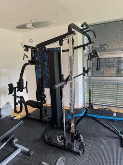 Posilovací věž IRONLIFE