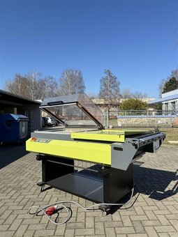 Minimálně používaný Komorový balicí stroj APH-680. TOP STAV