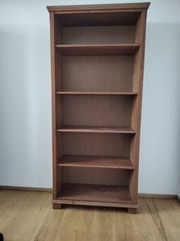 Prodám knihovny z masivu