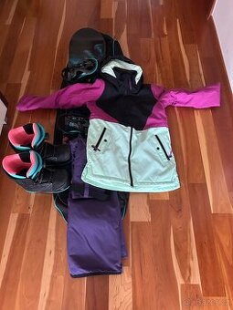 Dívčí oblečeni na snowboard