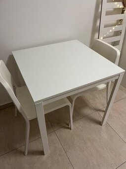 Jídelní stůl, 2 židle