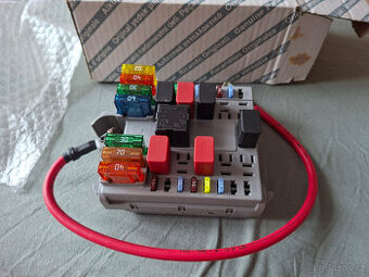 Fiat - pojistková skříňka motoru na fiat doblo 1. generace