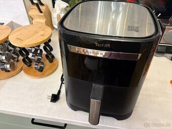 Horkovzdušná friteza Tefal