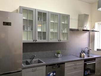 Moderní kuchyně v šedé barvě CARMEN