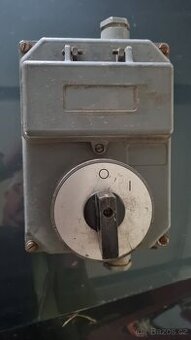 VYPÍNAČ NA 380V KROMPACHY