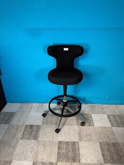 Barová židle VITRA Pivot černá