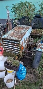 Traktor domácí výroby Škoda 1202