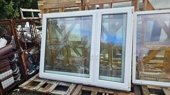 Okno PVC - 2070x1550 mm - STARŠÍ - 2 KS
