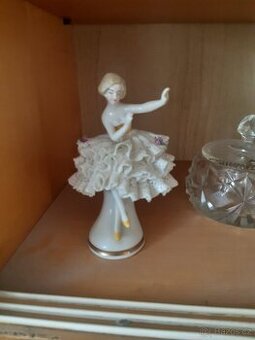 Prodám porcelánovou panenku, pozůstalost.