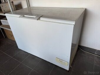 Pultový mrazák Electrolux EC2233AOW