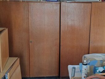 Staré skříně za odvoz - Praha - východ - zdarma