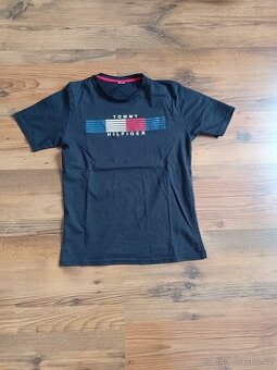 Tři trička značkové