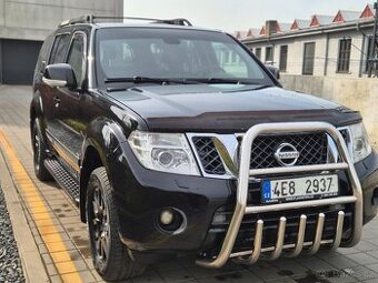 Nissan Pathfinder 3.0DCi 4x4 automat redukce tažné 3500kgt