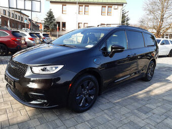 Chrysler Pacifica HYBRID 3,6L V6, kůže, DVD, tažné, 7míst