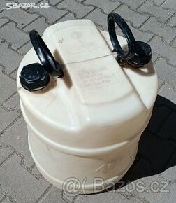 Plastový sud 40 litrů.