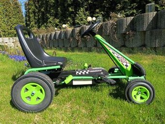 Dětská šlapací motokára