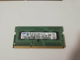 Různé typy RAM, DIMM DDR2, SO-DIMM DDR3