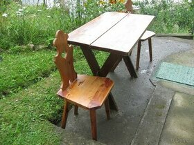 Prodám dřevěný selský stůl a 4 židle
