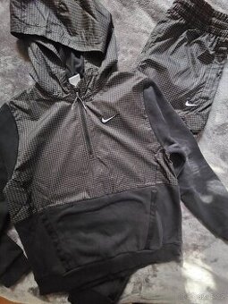 NIKE tepláková souprava