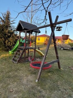 Zahradní houpačky, pískoviště