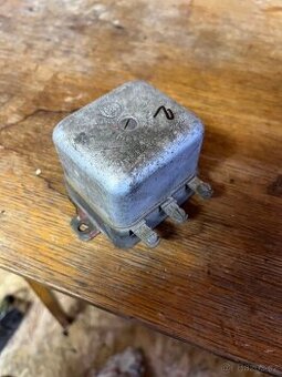 2. Dobíjecí relé na veterány Škoda 12v 200w - 1