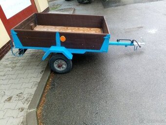 Přívěs za auto