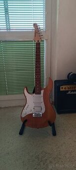Levoruká Yamaha Pacifica 112JL