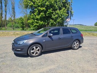 Opel Astra J kombi 1,4