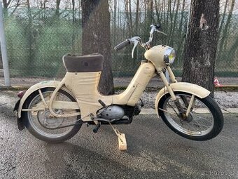Koupím motocykl jawa 550 pařez v odstínu slonová kost