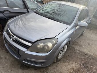 Opel Astra H náhradní díly z auta