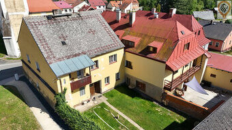 Rodinný dům se stodolou a uzavřeným dvorem a zahradou, Poběž