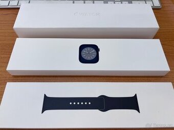 Apple Watch Series 8 45mm Cellular Temně inkoustový hliník