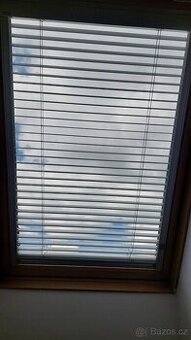 Žaluzie na střeší okno Velux