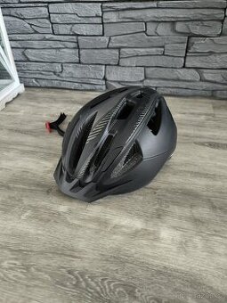 Cyklistická přilba