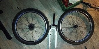 Náhradní kola a odpružení pro dětské MTB kolo