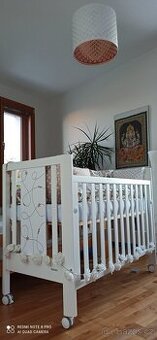 Dřevěná postýlka Micuna