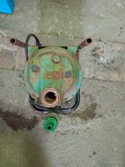 Prodám čerpadlo na vodu funkční