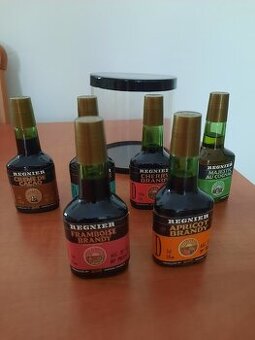 lahvičky s alkoholem